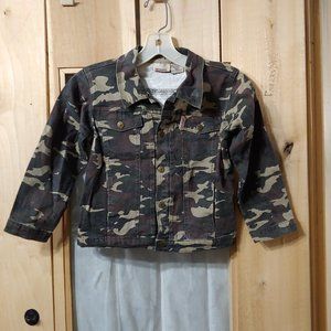 CR Sport boys camo jacket snap  size 7